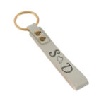 ميدالية مفاتيح جلد